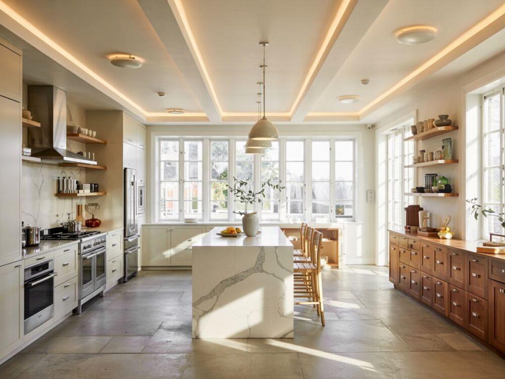 lampy LED nad wyspą kuchenną