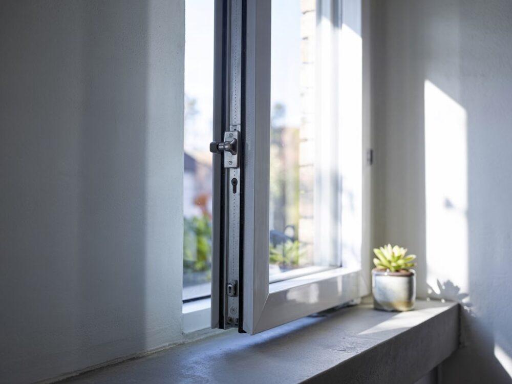 mechanizm otwierania okna